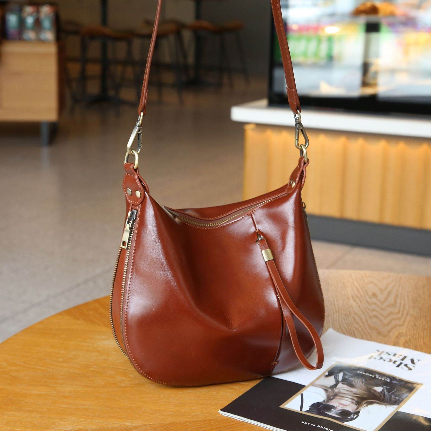 First Layer Cowhide Niche Shoulder Messenger Bag Simple - Velora