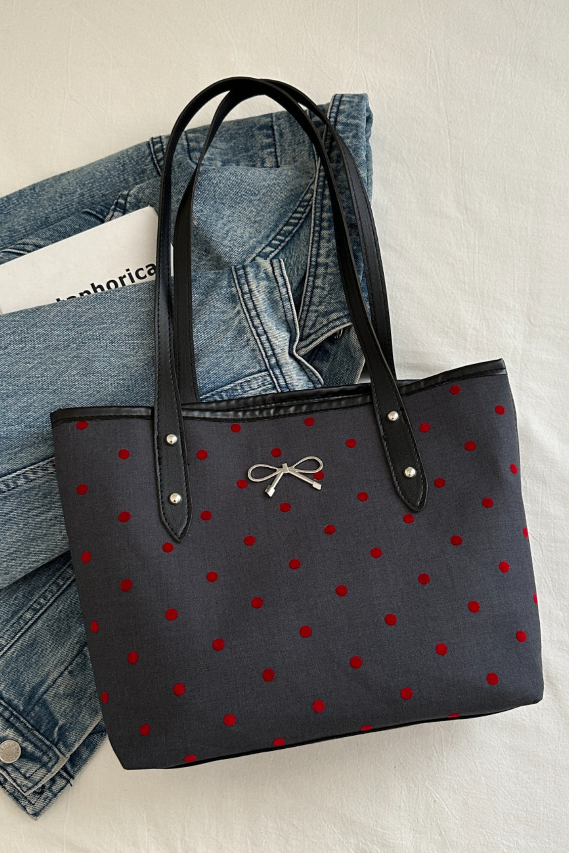 Bow Trim Polyester Tote Bag True Northern Spirit