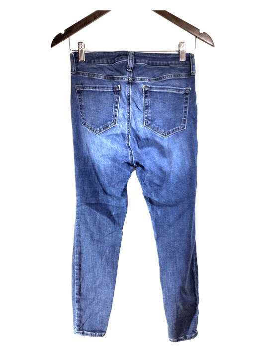 AMAZON ESSENTIALS Women Straight-Legged Jeans Regular fit in Blue - 2 - Velora