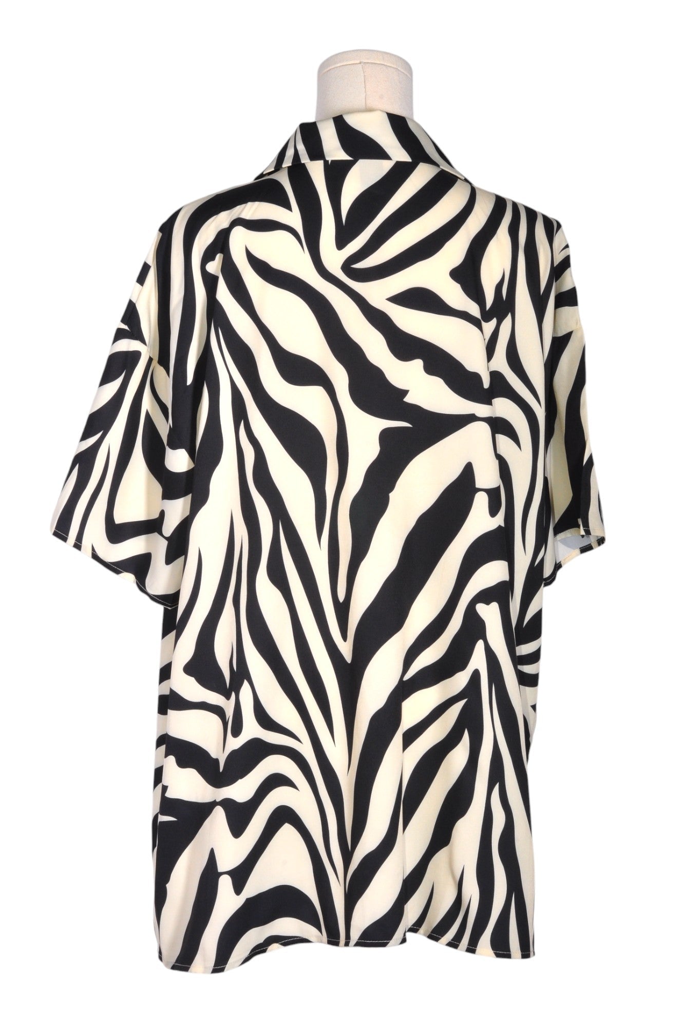 SHEIN Women Button Down Tops Regular fit in White - XL - Velora