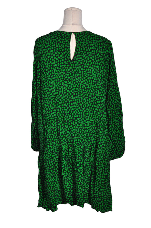 H&M Women Drop Waist Dresses Regular fit in Green - XL - Velora