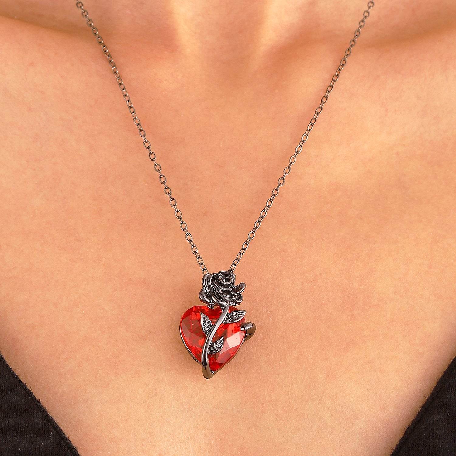 Punk Rose Love Necklace Fashion Personality Heart-shaped Clavicle Chain Pendant Necklace For Valentine's Day - Velora