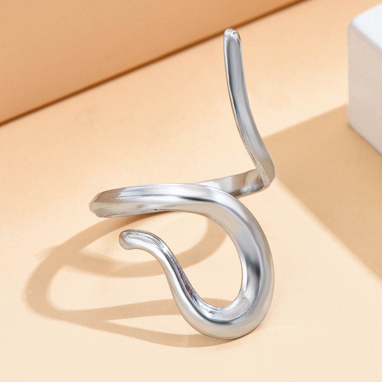Retro High-grade Irregular Streamlined Design Ring - Velora