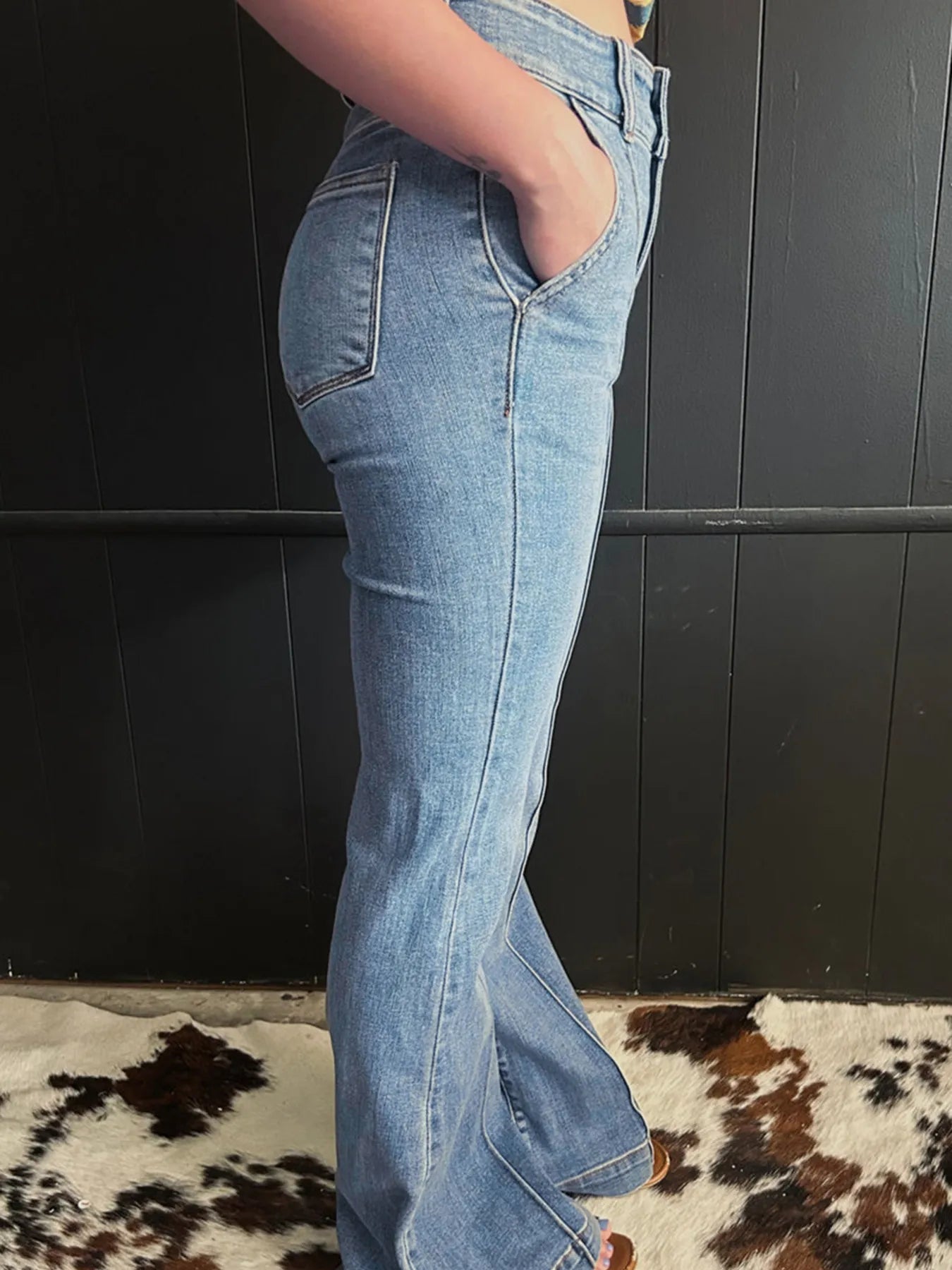 High-Waisted Flare Jeans with Seam Detail - Velora