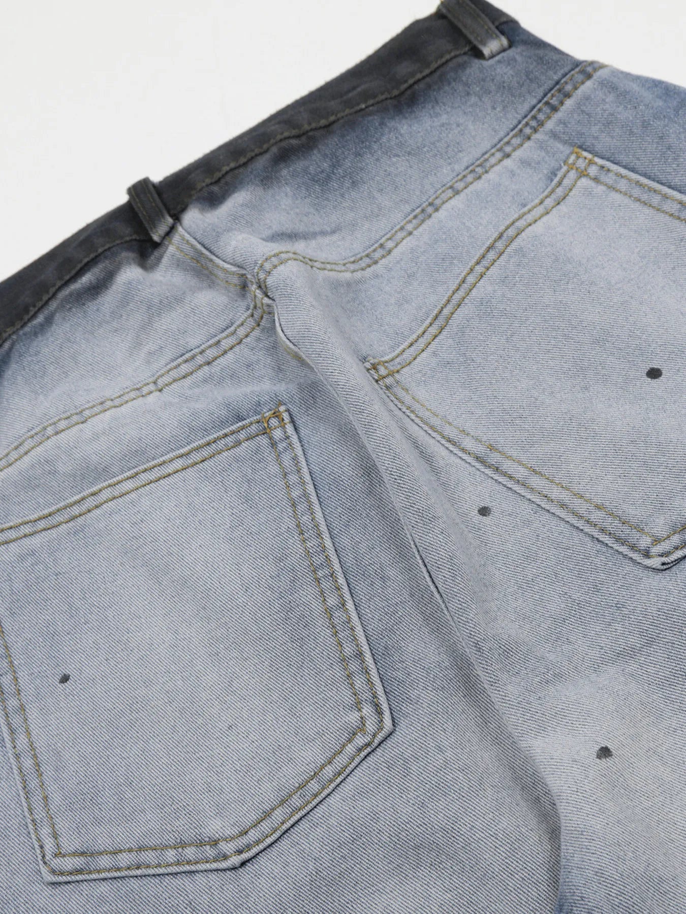 Men's Gradient Curved Jeans with Seam Detail - Velora