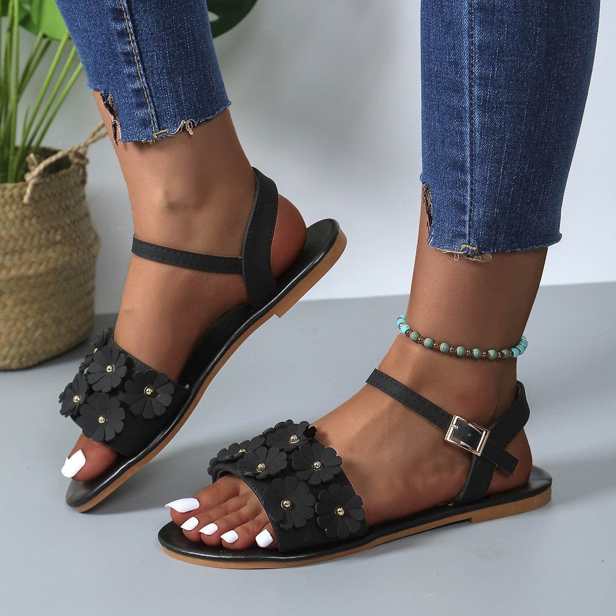 Retro Flowers Sandals Summer Casual Versatile Round Toe Buckle Flat Beach Shoes For Women New Roman Shoes - Velora