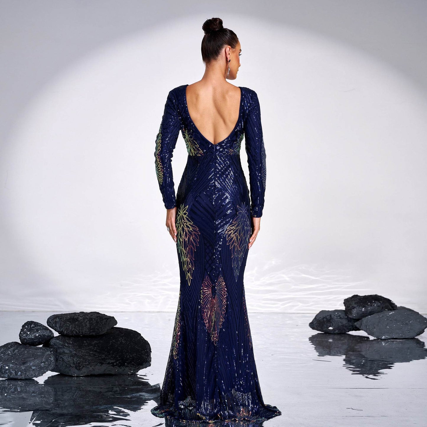 Long Sleeve Temperament Crew Neck Sexy Long Sequined Banquet Evening Dress - Velora