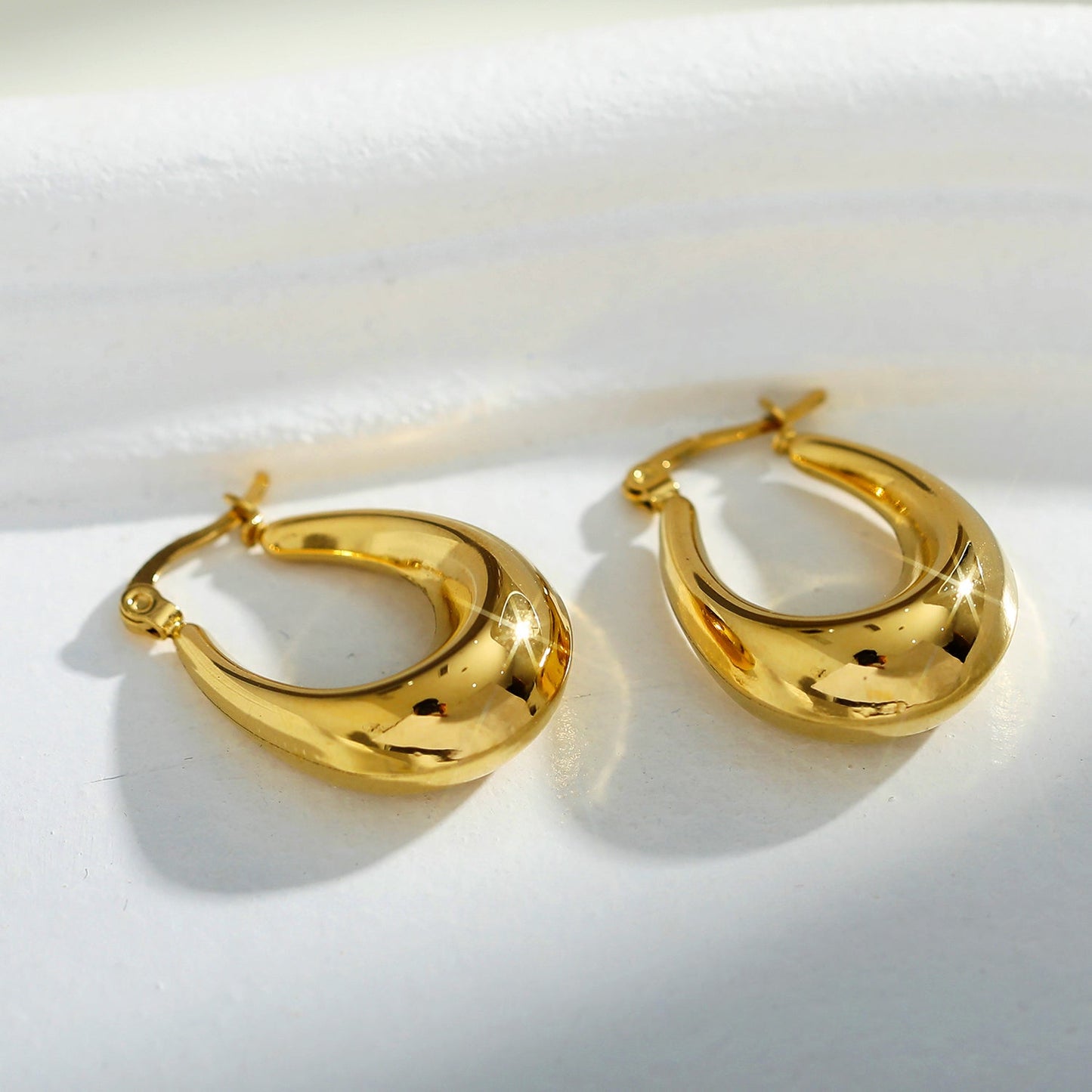 ARINA Chunky Shaped Hoops Gold - Velora Luxury Fashion