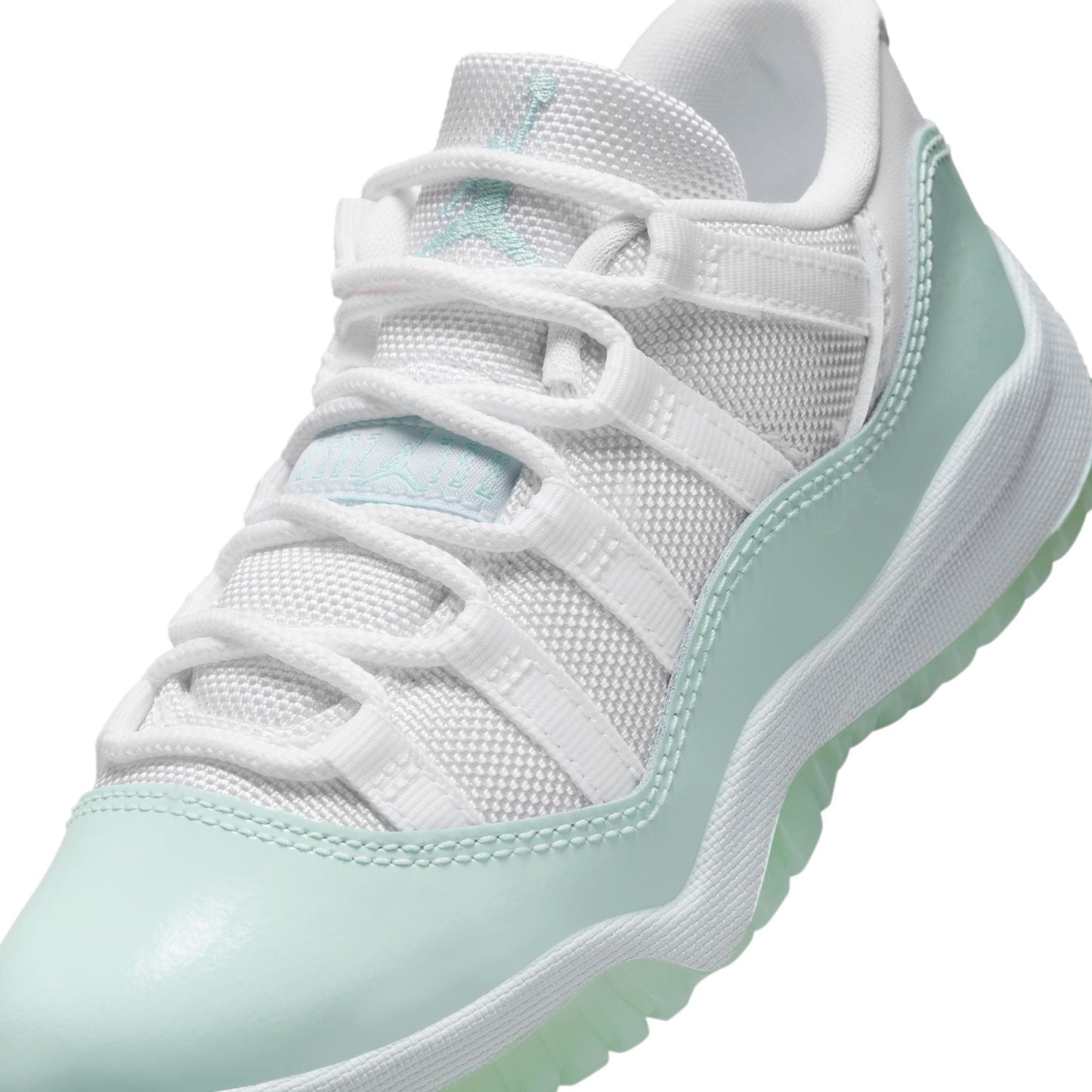 Y Jordan 11 Retro Low "Igloo" 580522-103 - Velora