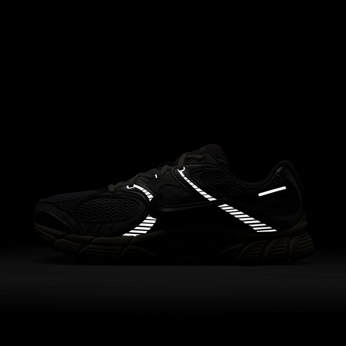 M Nike V5 RNR HJ5228-003 - Velora