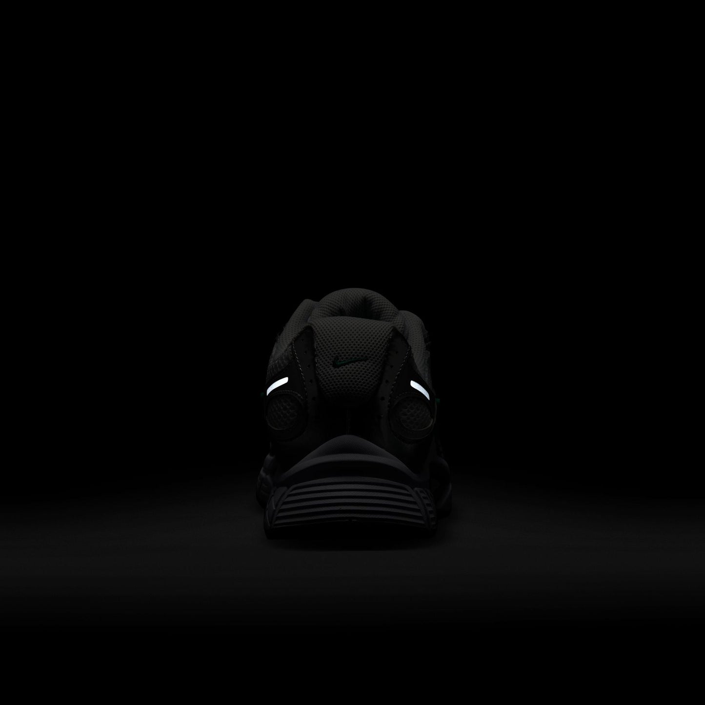 M Nike V5 RNR HJ5228-100 - Velora