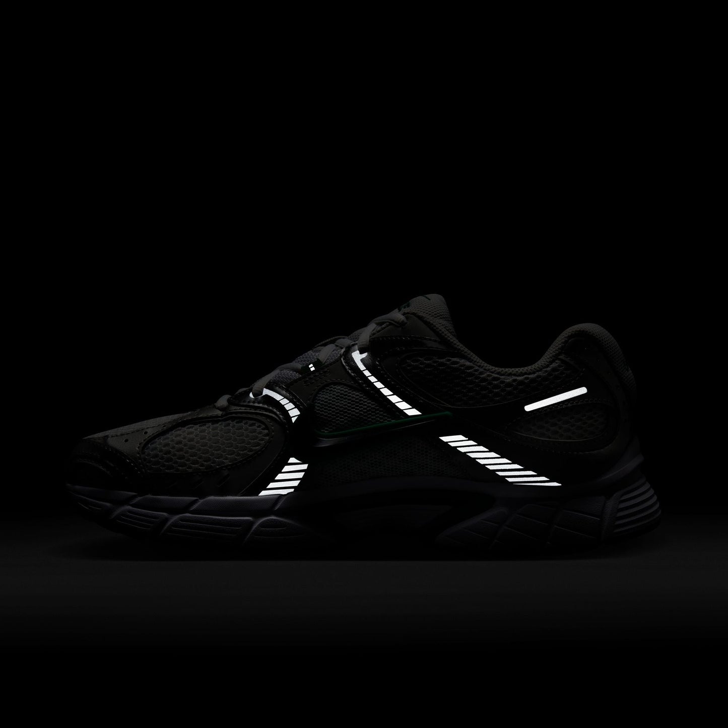 M Nike V5 RNR HJ5228-100 - Velora