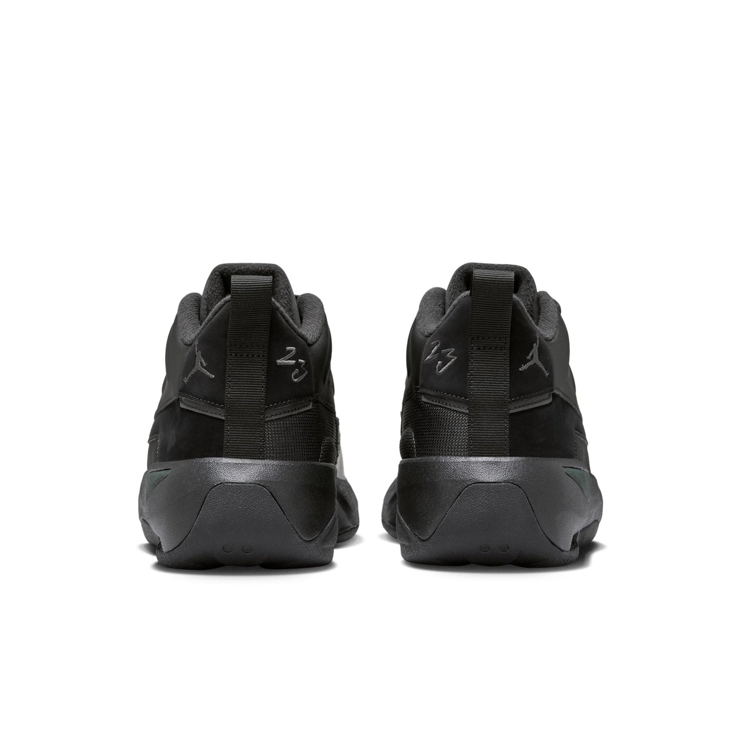 M Jordan Max Aura 7 HQ2091-001 - Velora