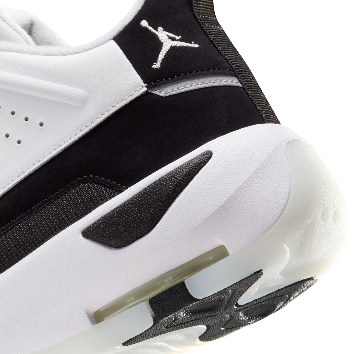 M Jordan Max Aura 7 HQ2091-100 - Velora