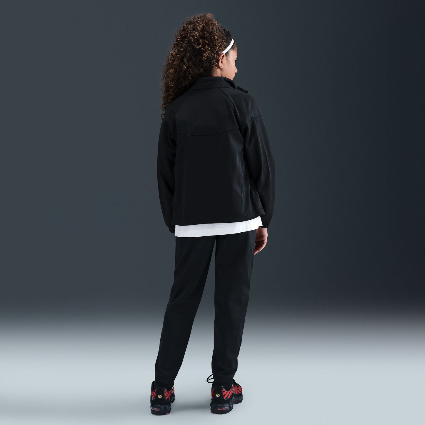 Y Nike Sportswear HQ9315-010 - Velora