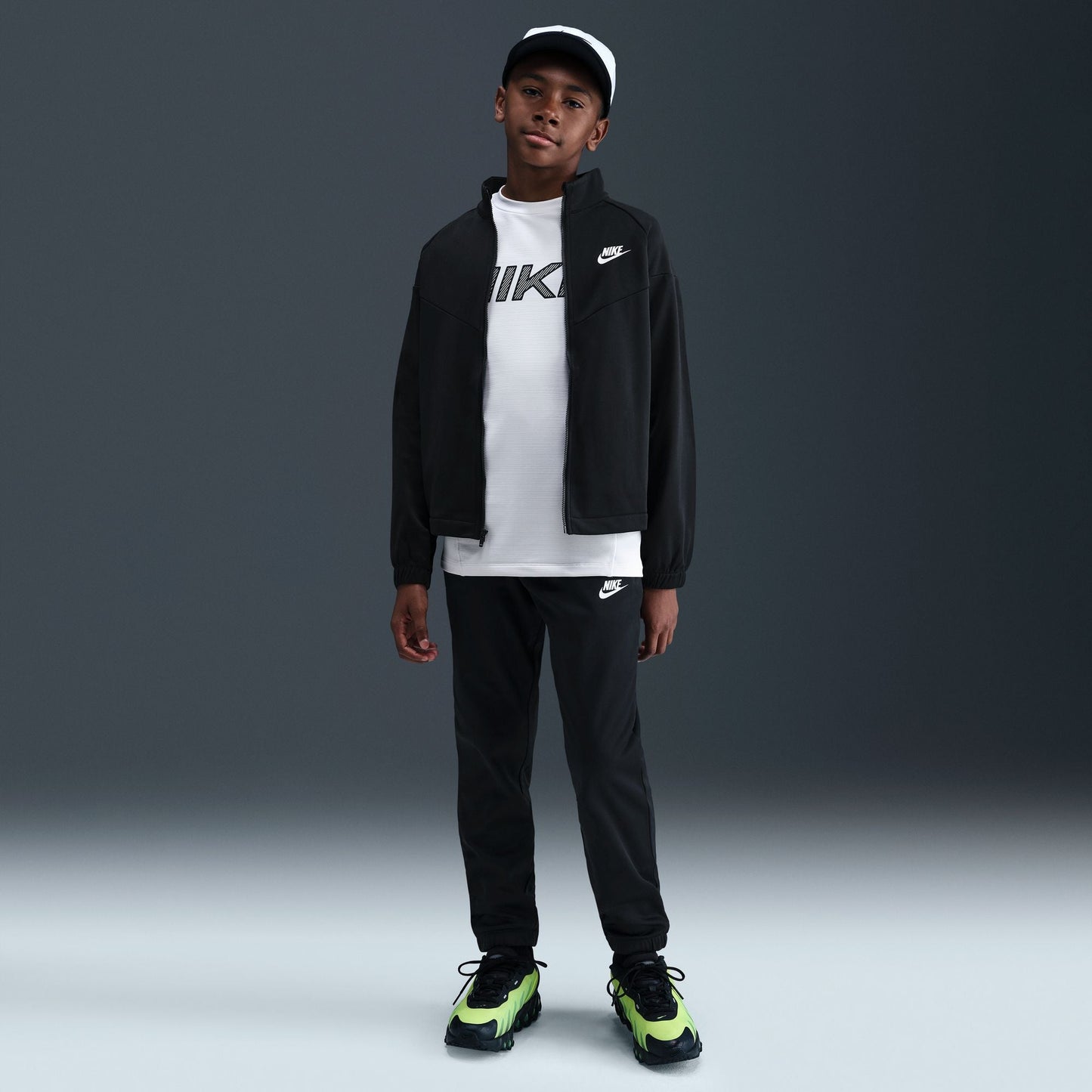Y Nike Sportswear HQ9315-010 - Velora