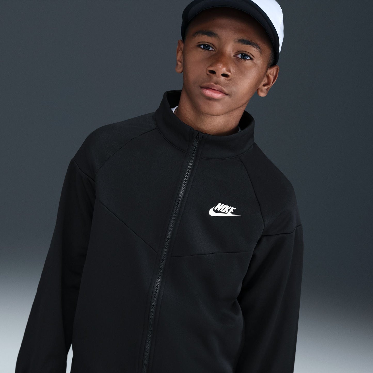 Y Nike Sportswear HQ9315-010 - Velora