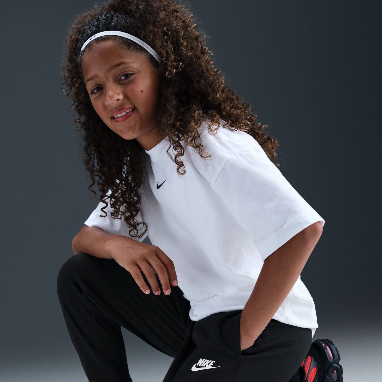 Y Nike Sportswear HQ9315-010 - Velora