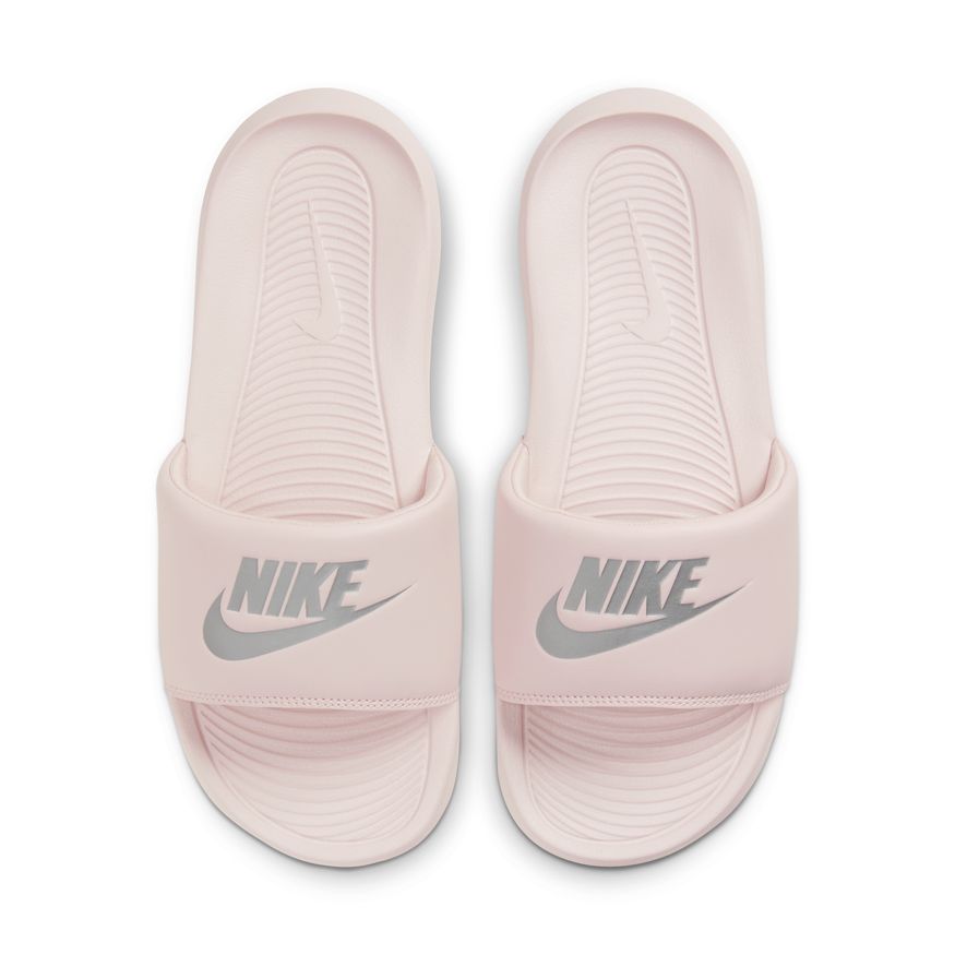 W Nike Victori One CN9677-600 - Velora