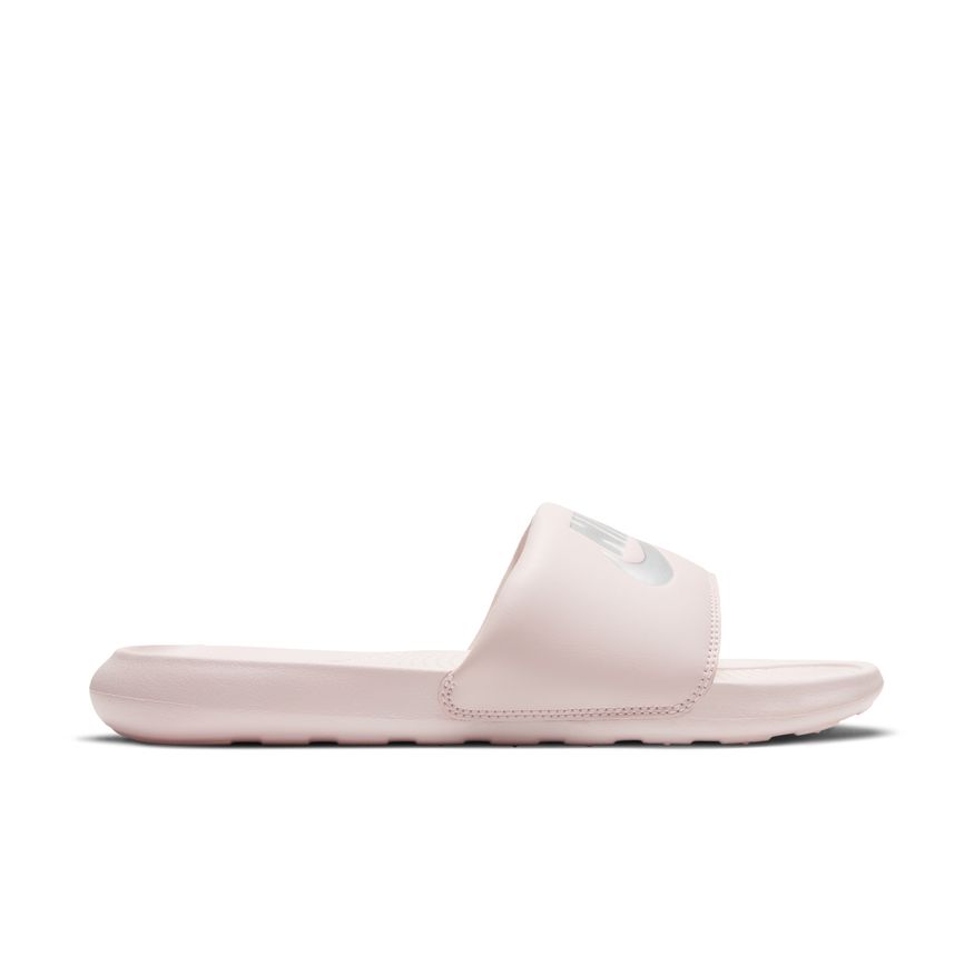 W Nike Victori One CN9677-600 - Velora