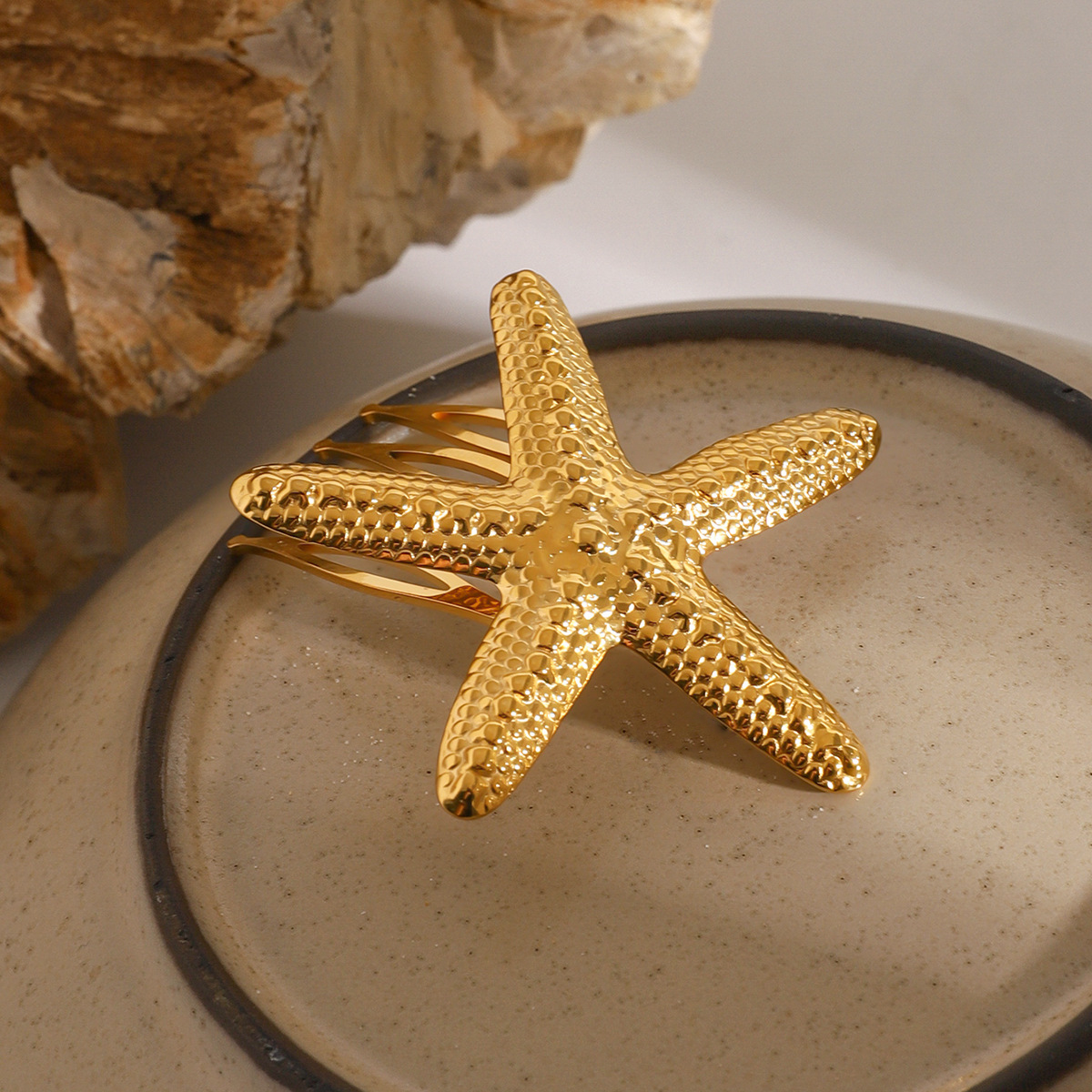 Elegant Gold Hair Comb with Starfish Design – Hypoallergenic, Waterproof, Durable Accessory for Women, 48 mm - Velora