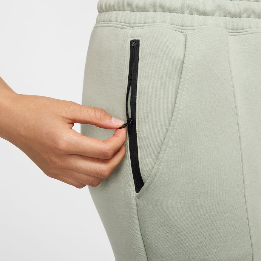 W Nike Sportswear Tech Fleece FB8330-370 - Velora
