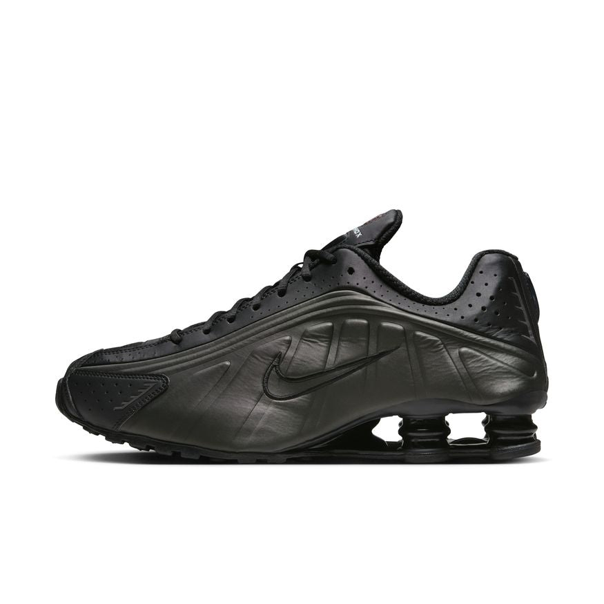 M Nike Shox R4 HQ1988-001 - Velora