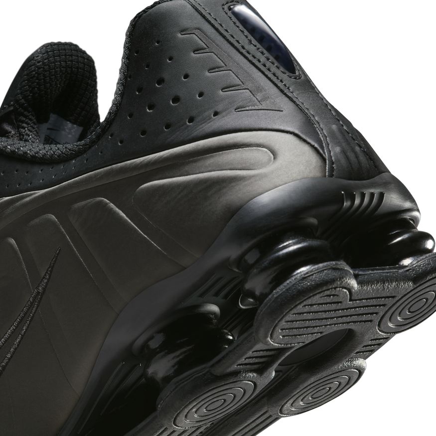 M Nike Shox R4 HQ1988-001 - Velora
