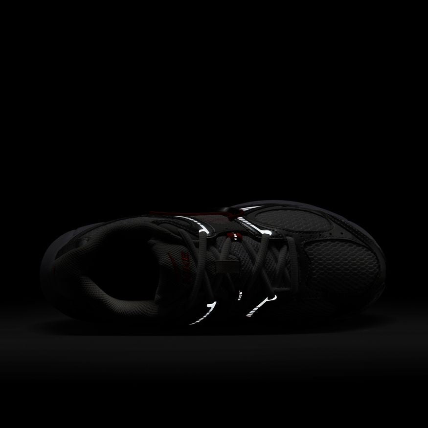 W Nike V5 RNR HQ7901-100 - Velora