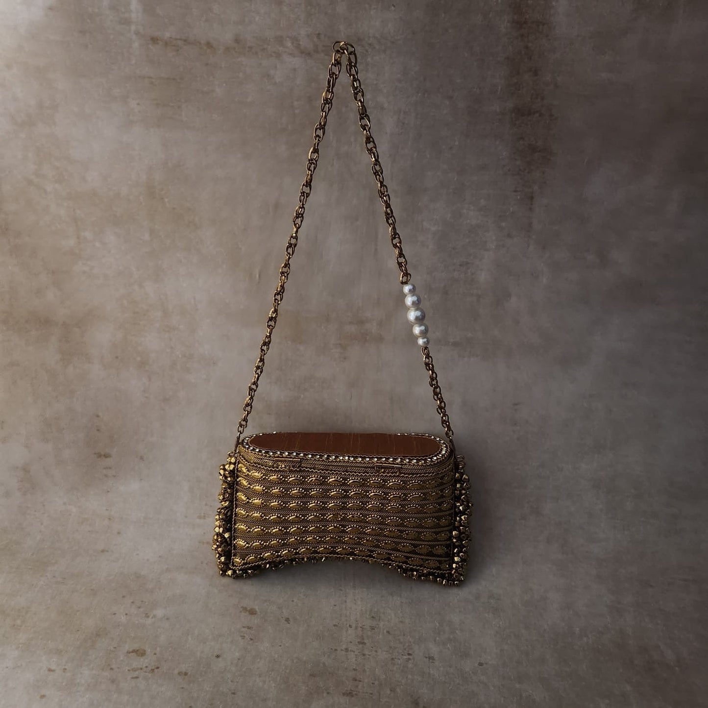 Parijat Gold - Velora Luxury Fashion