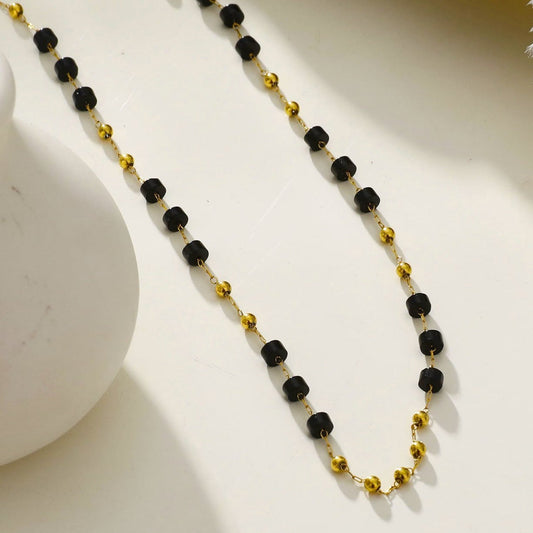 SANTA CRUZ Black: Gold & Black Onyx Beaded Chain Necklace - Velora Luxury Fashion