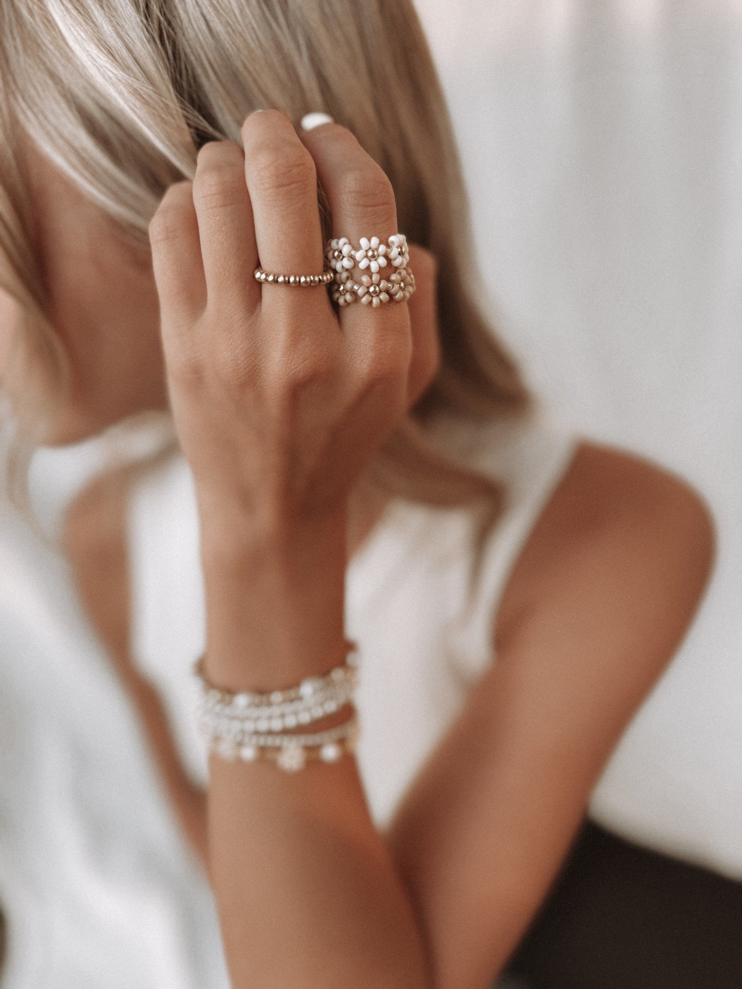 The Daisy Chain Ring Collection - Velora Luxury Fashion