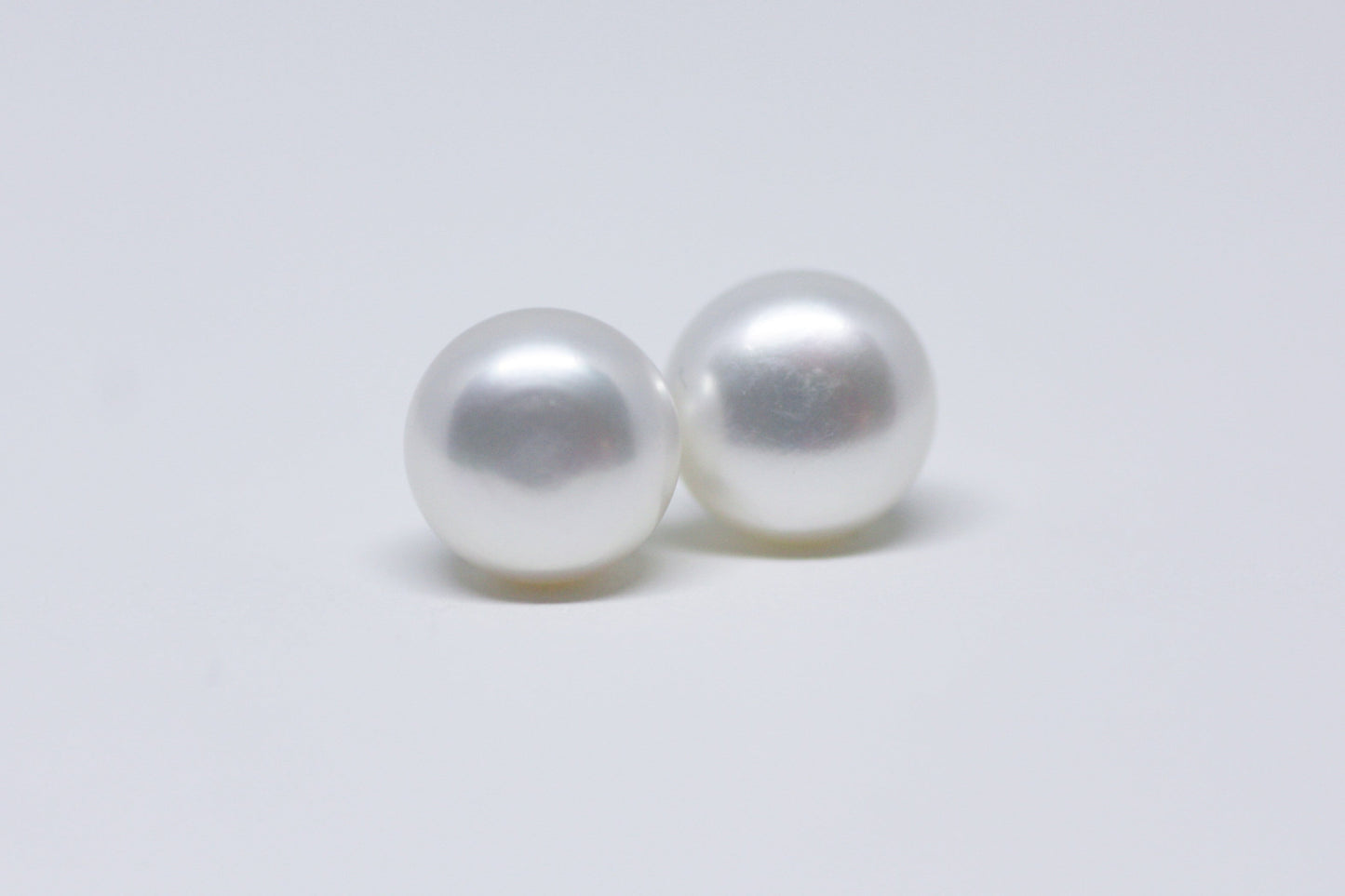 White Pearl Stud Earrings 7-7.5mm - Velora Luxury Fashion