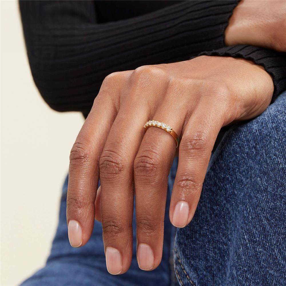 European And American Popular One-word Row Fashion Inlaid Seven-star Row 925 Silver Moissanite Ring Women - Velora