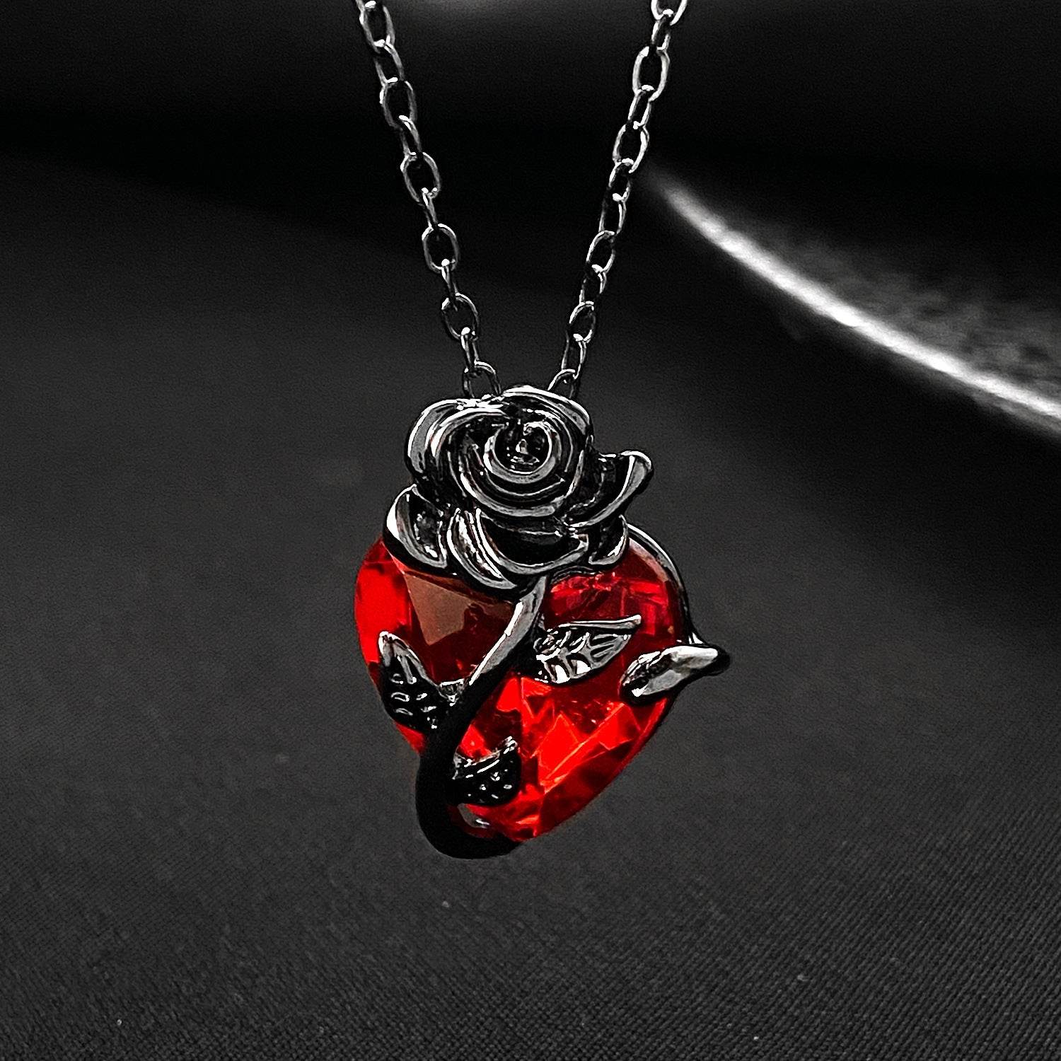 Punk Rose Love Necklace Fashion Personality Heart-shaped Clavicle Chain Pendant Necklace For Valentine's Day - Velora