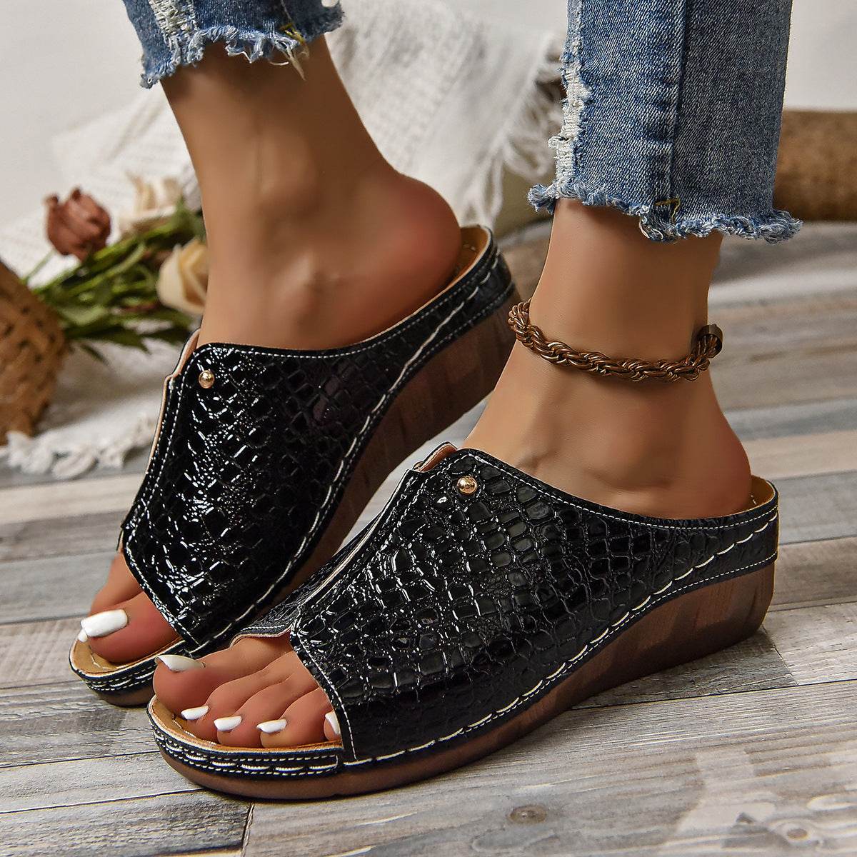 Fashion Crocodile-pattern Wedges Sandals Summer Outdoor Thick-soled Slippers Fish Mouth Shoes For Women - Velora