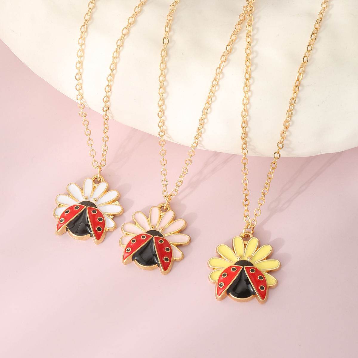Children's Jewelry Pastoral Style Flower Ladybug Necklace Cute Cartoon Seven-spot Ladybug Pendant - Velora