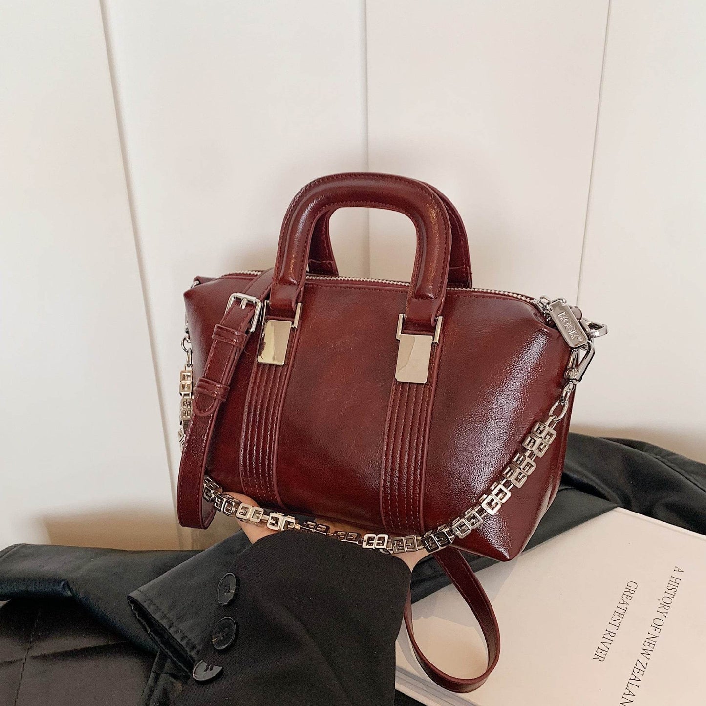 Retro Portable Bowling Bag For Women - Velora