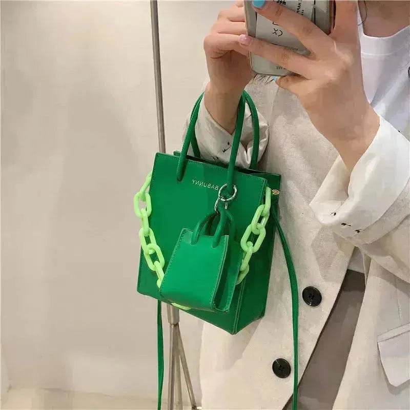 Simple Medium Size Chain Plain Shoulder Handbag