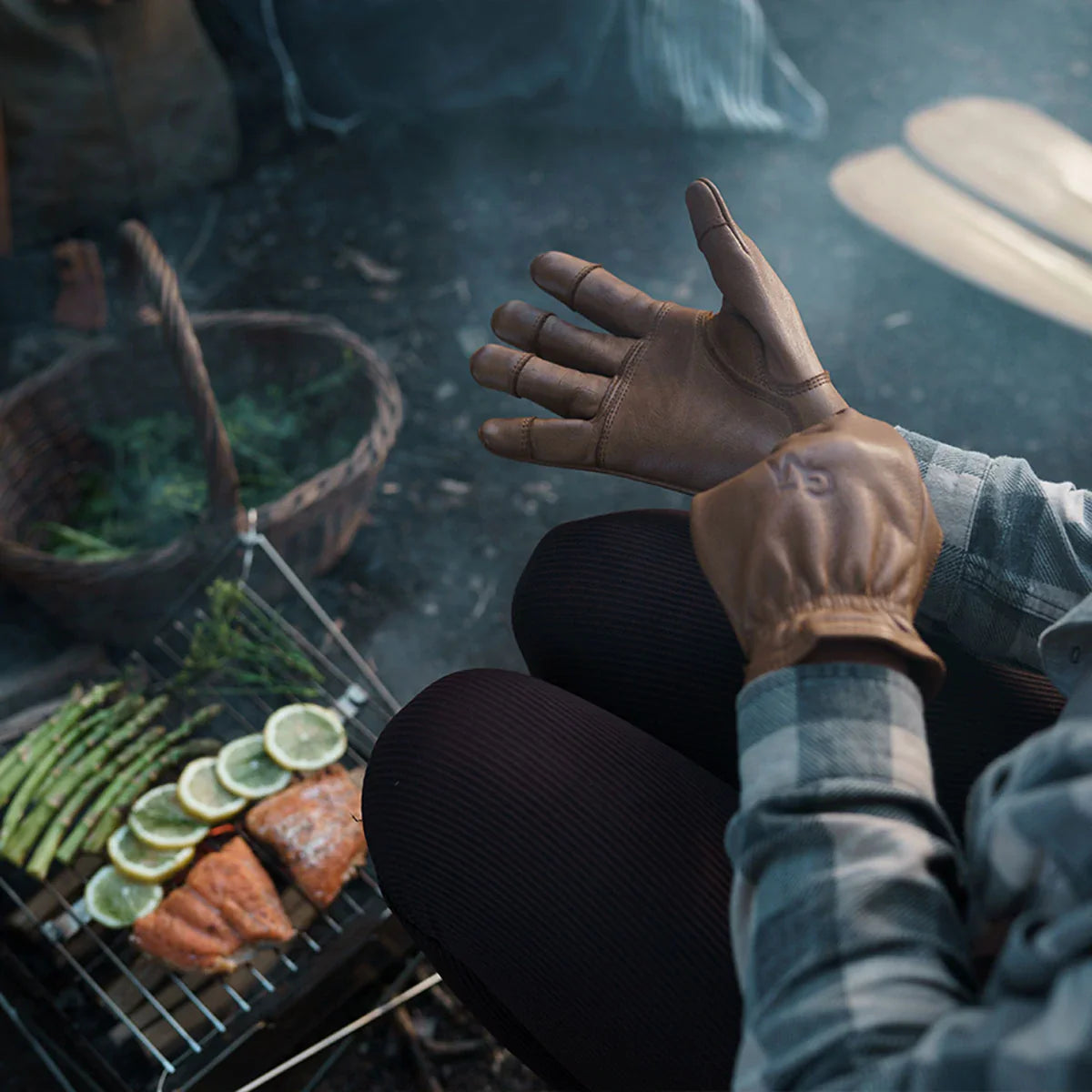 Wolf & Grizzly Wilderness Gloves - Velora