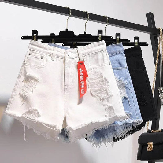 Loose jeans and short shorts - Velora