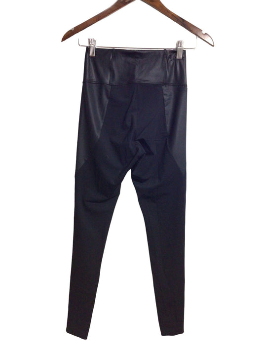 A DAY Women Activewear Leggings Regular fit in Black - XS - Velora