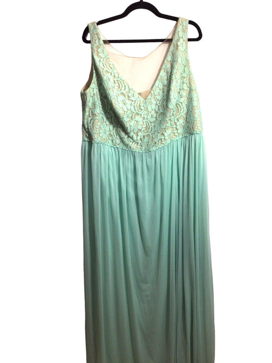 DAVID'S BRIDAL Women Maxi Dresses Regular fit in Green - 22 - Velora