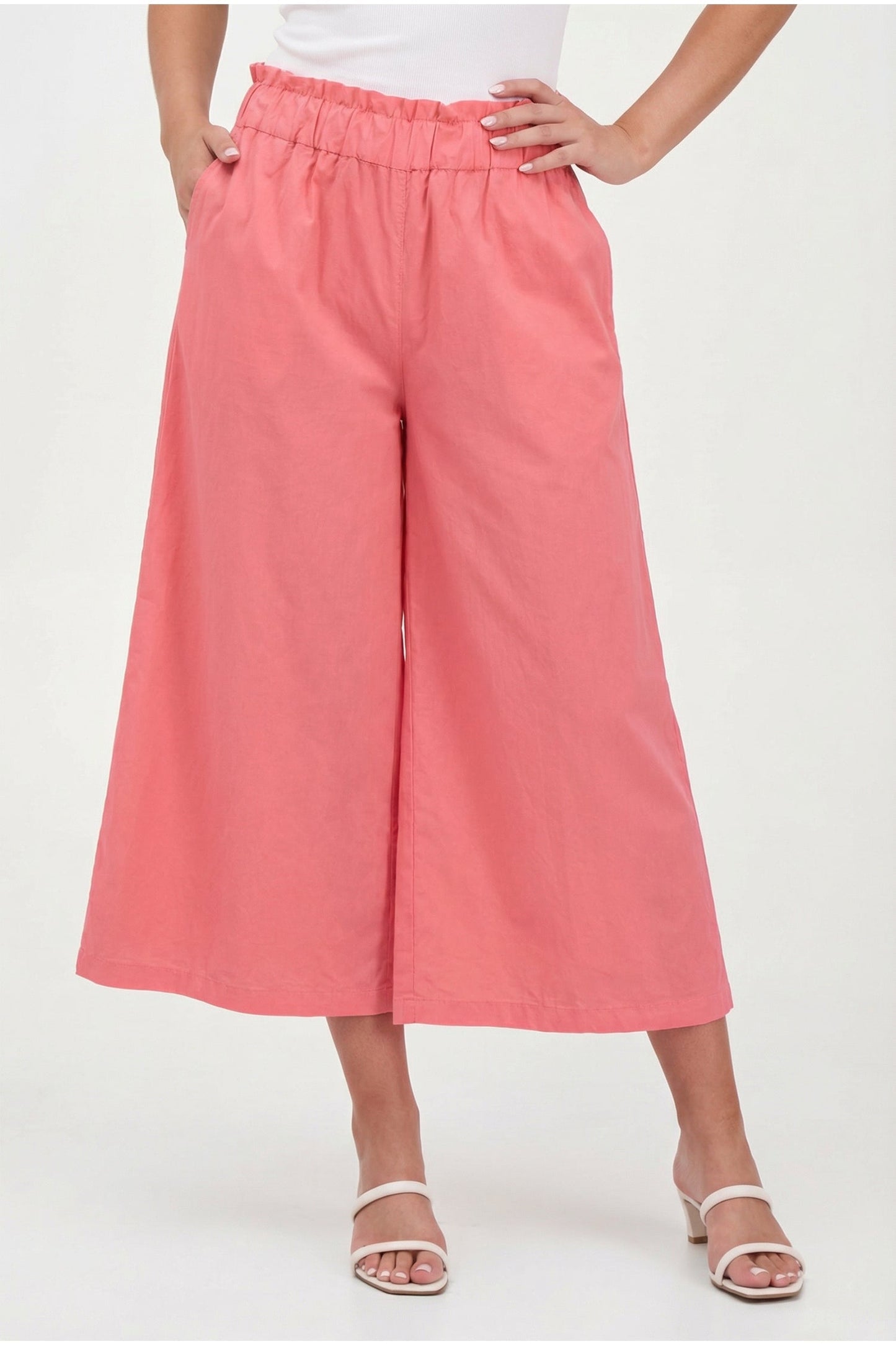 Women's Woven Capri Trousers