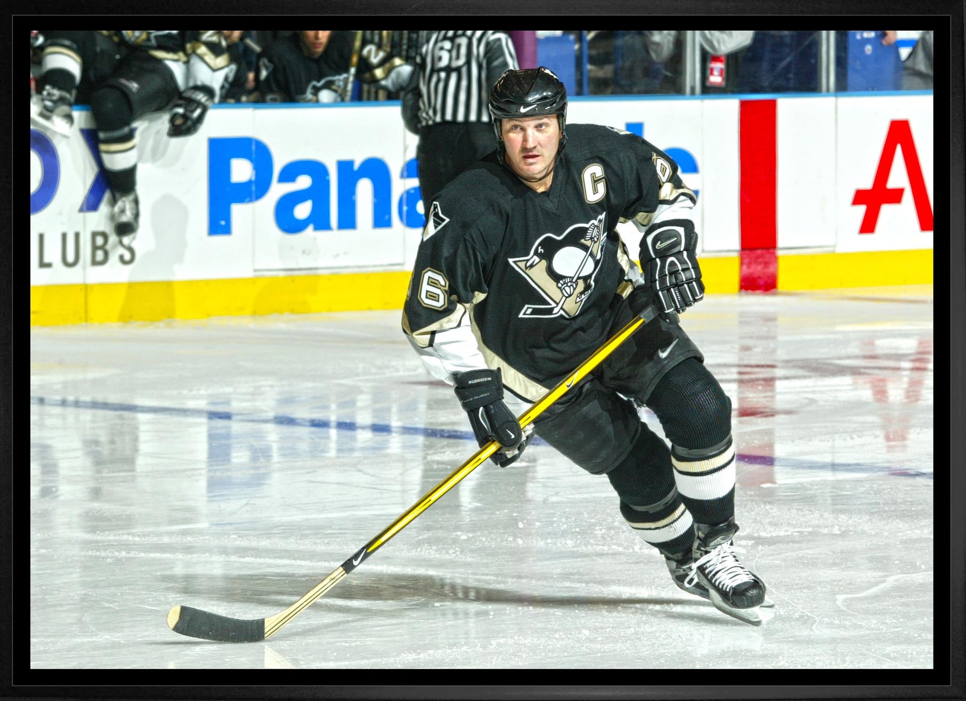 Mario Lemieux 20x29 Framed Canvas Pittsburgh Penguins Frameworth Sports Marketing