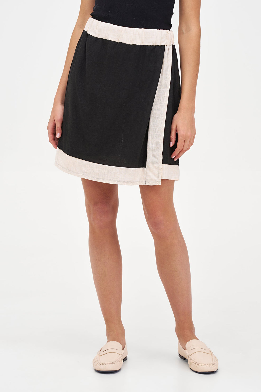 Women's Woven Shorts