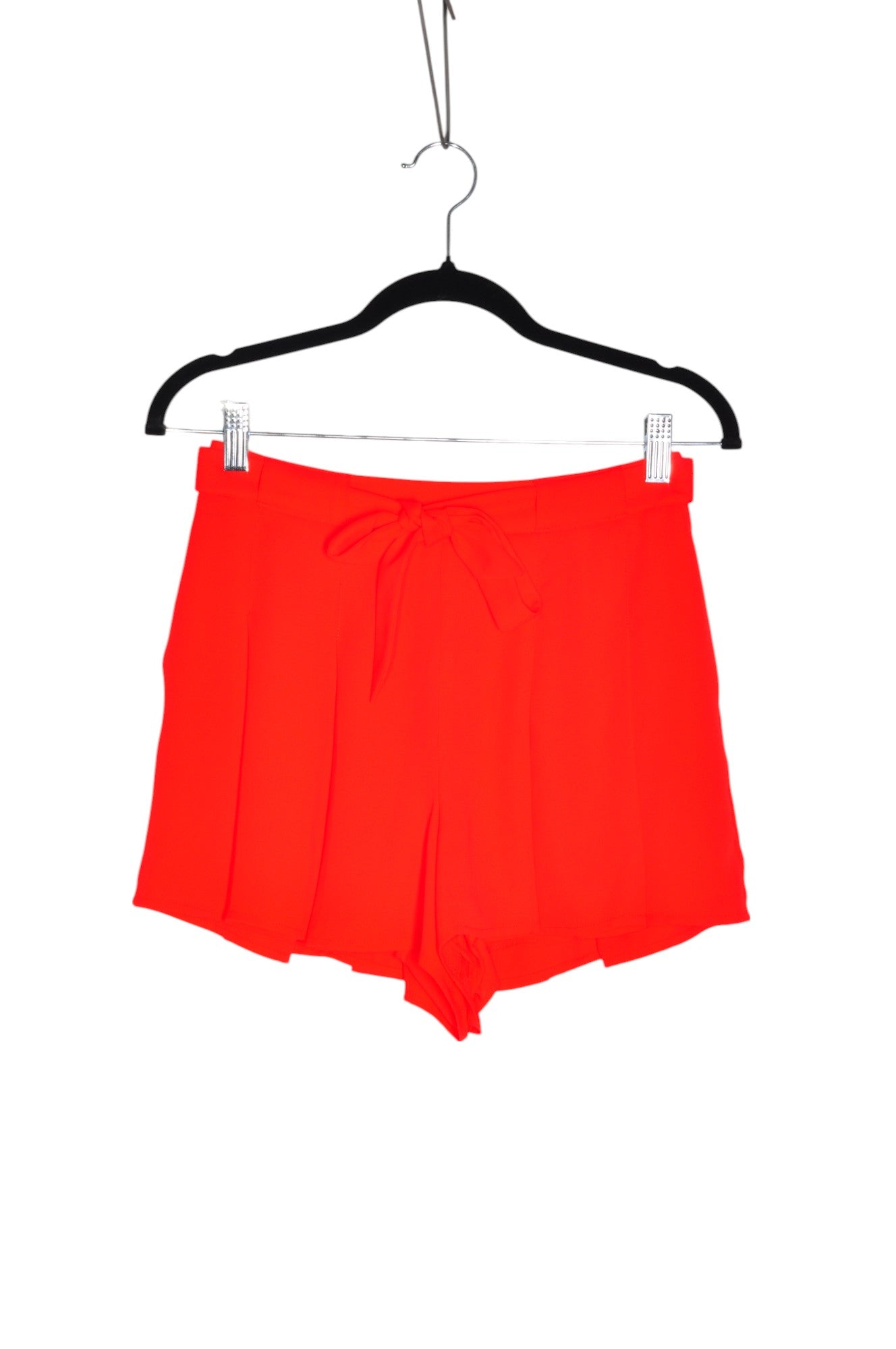 SUNDAY BEST Women Classic Shorts Regular fit in Red - 2 - Velora