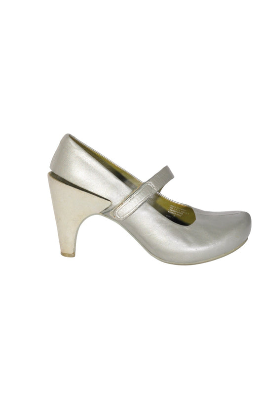 TSUBO Women Heels Regular fit in Gray - 39 Koop