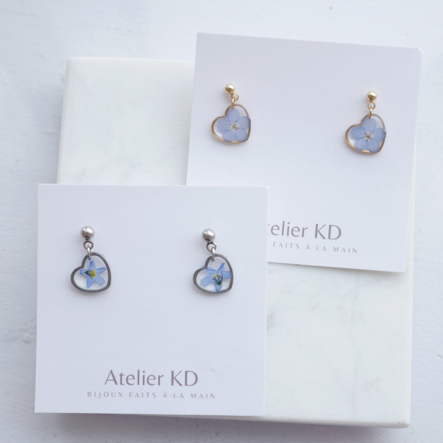 Boucles d’oreilles Mia - fleurs de myosotis - coeur (petit 12mm) - Velora