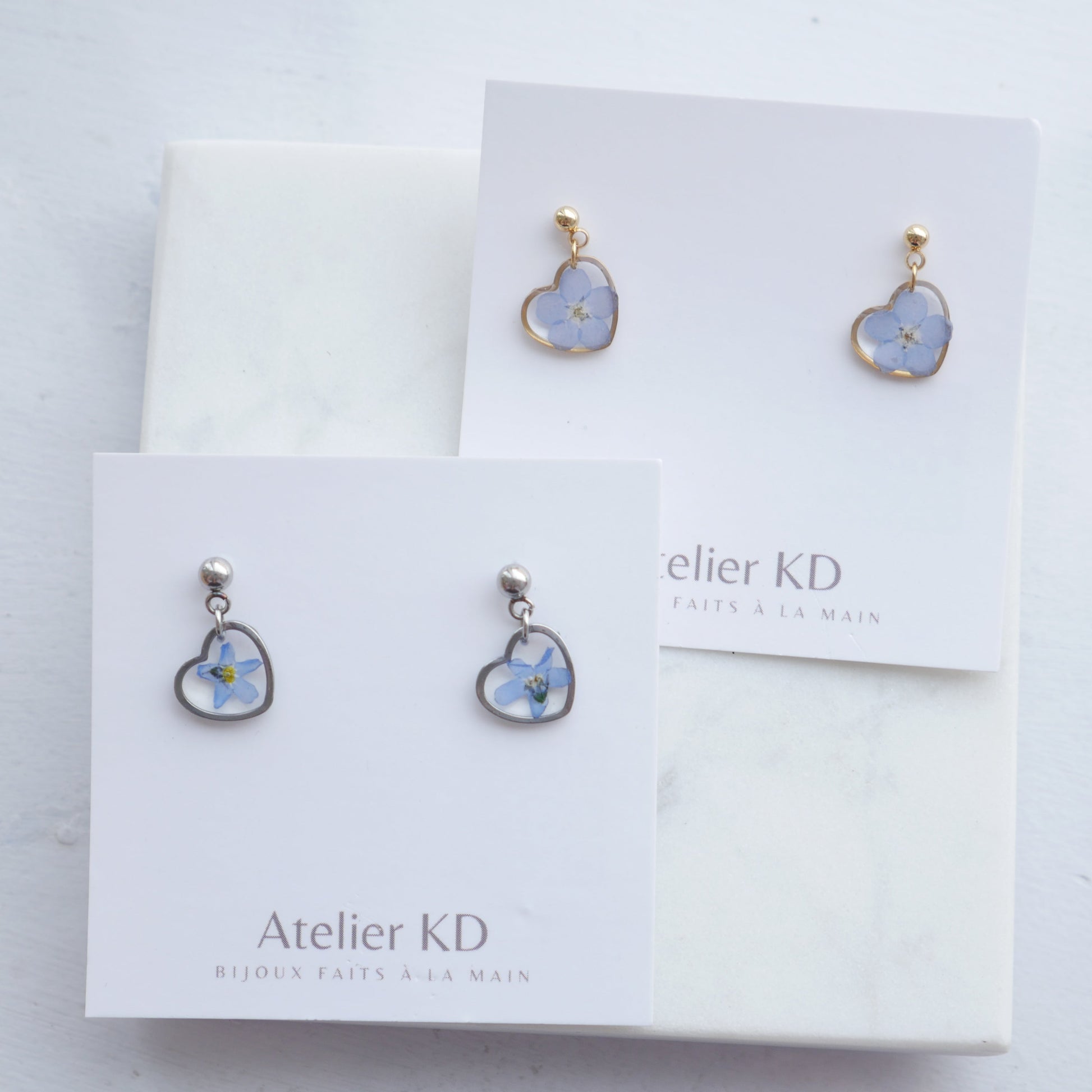 Boucles d’oreilles Mia - fleurs de myosotis - coeur (petit 12mm) - Velora